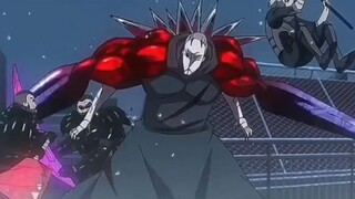 Gongshan and Yuna were hunted by the organization. The ghoul's kagune suddenly stabbed out, and Yuna