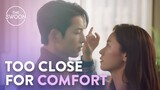 Jeon Yeo-been gets overwhelmed by Song Joong-ki’s beauty up close | Vincenzo Ep 12 [ENG SUB]
