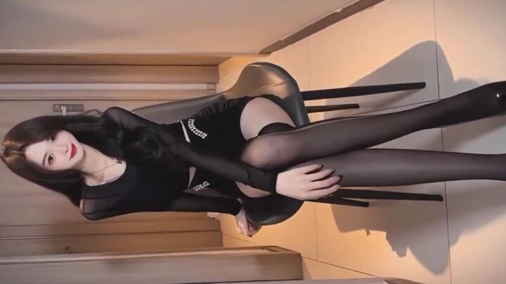 Which one will make you feel better, a short skirt or a hip skirt?