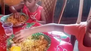 খাওয়া দেখতে ভালো লাগছে