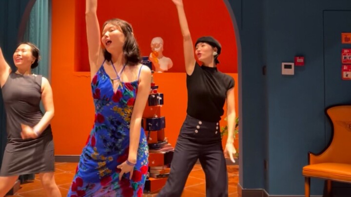 This dance is so cute!