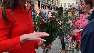 Fans gave Kate Middleton flowers, and she ran over to take them, which was really kind. Many people 