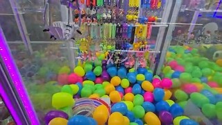 Mystery Egg Claw Machine with So many WINS!