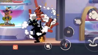 Tom and Jerry Mobile Game: How did the cat player crash?