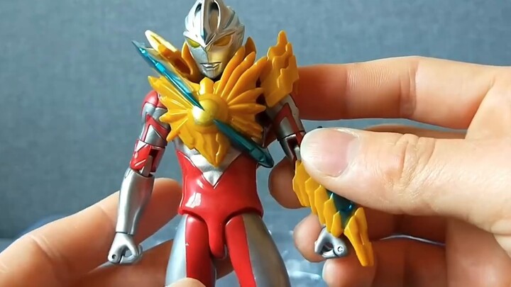 [National New Product] Full armor all at once! Bandai Deluxe Ultraman Ultra Movable Series Ake Ultra