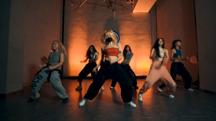 【Bertemu Tari】Guru: Nan Nan Musik: Pound the Alarm Gadis-gadis seksi datang, beri jalan - Gairah ada