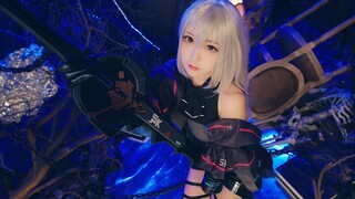 [Arknights] COSPLAY Skadi 2 chân kẹp kiếm tới đây