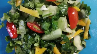 Easy Making  Of Littuce With Bell Pepper Salad