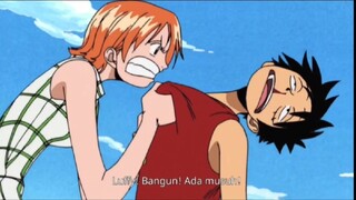 Luffy! Bangun! Ada musuh! - Moment Nami membangunkan Luffy