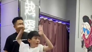 The national team's street dance teacher teaches students! So kind! !
