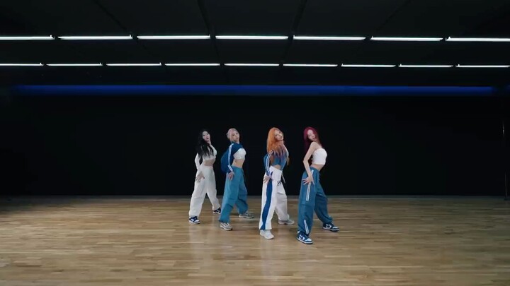 ITZY "UNTOUCHABLE" Dance Practice