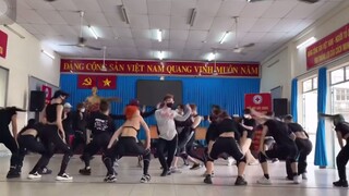 【越南舞】 See Tình 《See情》- Hoàng Thuỳ Linh (黄垂玲) | Official Choreography by LIT