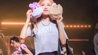 BLACKPINK Tahap encore float Osaka Ya ya ya