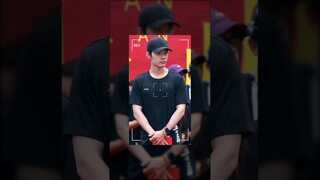 vai mới người lính Xiao Zhan với thân hình to cao vạm vỡ,phong trần tại Nghi Xương
