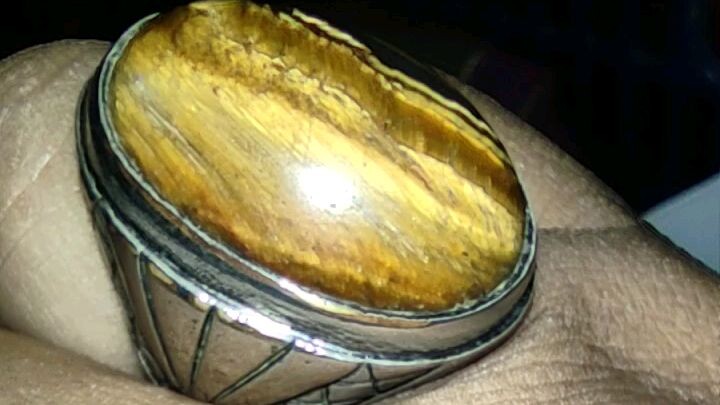 tiger eye