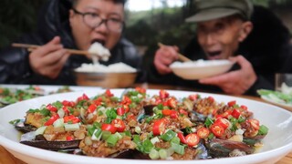 How to Cook Abalones with Garlic Sauce