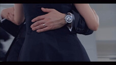 แกนนำ! มือนี้พันรอบเอว! คู่แท้ควรกอดกัน! แต่คนขับมอเตอร์ไซค์คนนี้หยาบคายเกินไปหรือเปล่า?