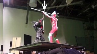 Saya rasa itulah penyebab Tsuburaya bangkrut. Tidak mudah membuat film Ultraman.