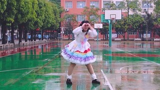 The usually transparent classmate held a birthday live at the school basketball court
