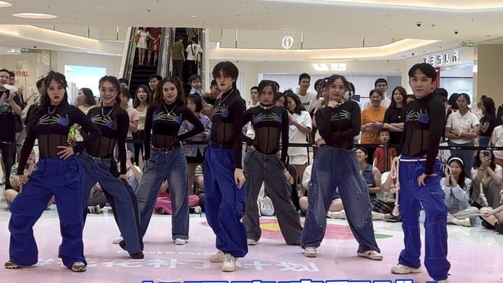 Da đầu tôi ngứa ran! Vũ đạo chuyển thể toàn bộ bài hát của TGIF roadshow đã làm bùng nổ toàn bộ khán