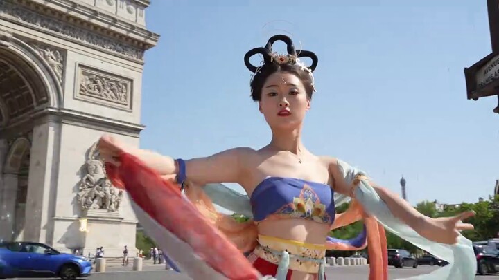 I saw the Dunhuang Fairy in Paris