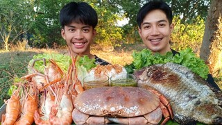 เมี่ยง ปู ปลา กุ้ง ปูขนมปังตัวใหญ่ยักษ์ ปลานิลอบโอ่ง กุ้งแม่นํ้าหัวมันๆ.