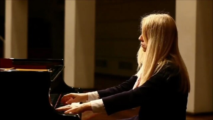 Valentina Lisitsa แสดง Moonlight Sonatas 1, 2 และ 3 ของ Beethoven