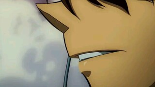 In front of him, Kidd smiled, Conan kicked him, in the back, Conan chased him, and Heiji fell, all o