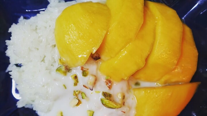 Famous Thai dessert Mango sticky rice, Vegan ข้าวเหนียวมะม่วงหุงกับไมโครเวฟ