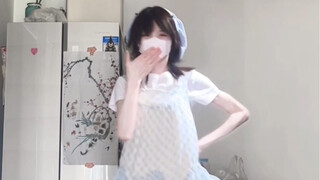 哈哈 没蓝色发饰所以把睡裤穿头上了