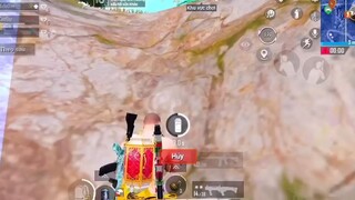 PUBG Mobile _ Làm Y Tá Nhưng Phải Solo Squad vì Đồng Đội Tấu Hài Cực Mạnh 🥲