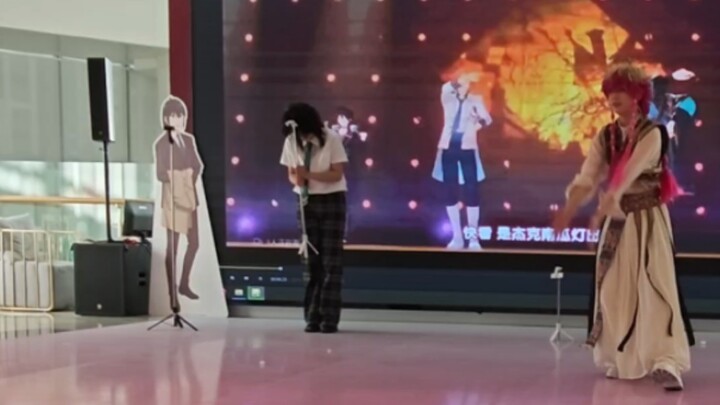 Sakuma Rei just stood there in such a lively manner ()