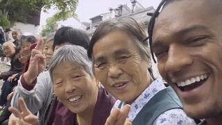 Bboy Neguin, a popular contestant on the street, showed the world how friendly the Chinese are.