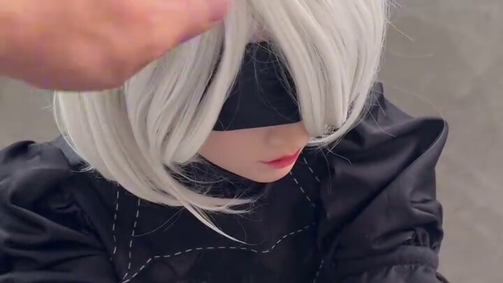 Membuka kotak figur 1/1 NieR Automata 2B! Mari kita bicarakan, apakah kamu memiliki bau itu?