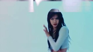 อัพนี่กล้ามาก เต้นเห็ดชอคโกแลตพร้อมลิซ่า ขาสั้นกว่าลิลี่ฟิล์มมาก