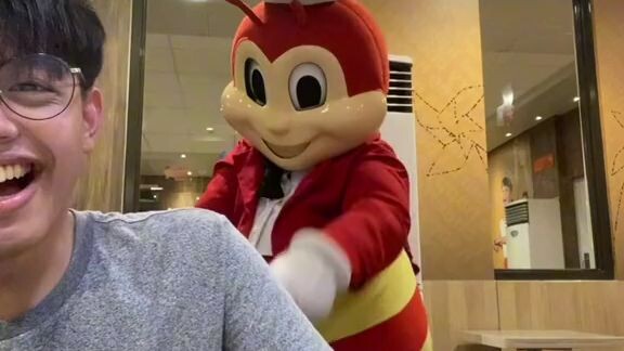 Pag si Jollibee Yung naka date mo🥹