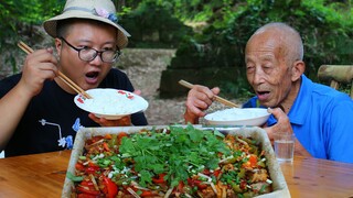 Countryside Recipe & Mukbang | Popular Braised Chicken in Paper