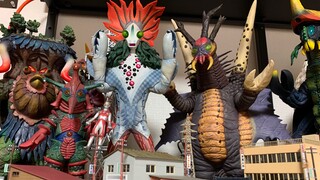 XPlus Big Monster Series Keelung Man hadir dan membuka kotaknya untuk merayakan ulang tahun ke-50 Ul