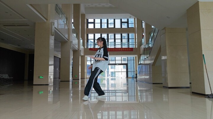 đội thi nổ súng