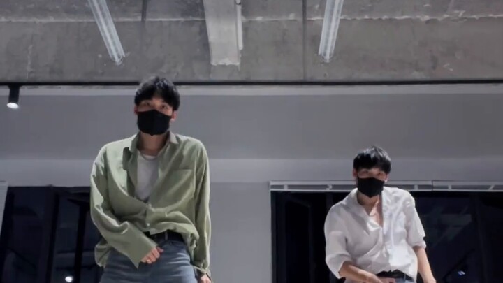 [พูดไม่ออก] ความรู้สึกของปาร์คจีมินนั้นยากที่จะเลียนแบบได้ แต่ฉันพยายามอย่างเต็มที่ที่จะเต้นแบบ Like