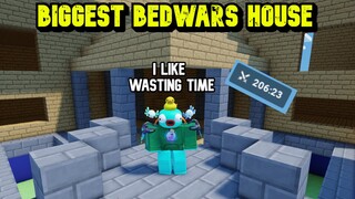 Building The Biggest House In Roblox Bed Wars