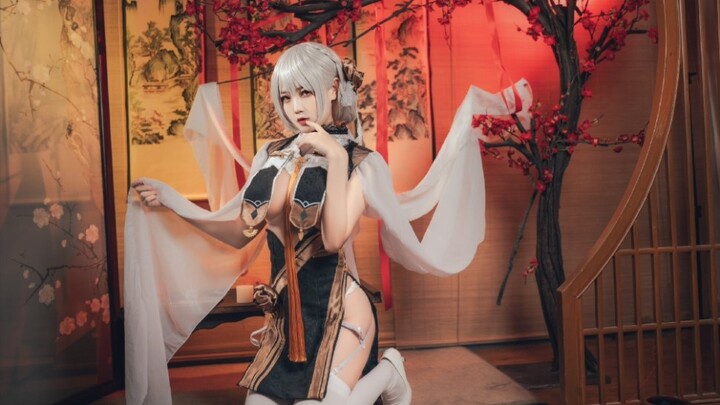 Azur Lane: Sirius cos film fitur Sirius-Bi Bo Qingyun "Tuan, apakah Anda ingin bersama Sirius dalam cheongsam di festival... Apakah saya memikirkannya lagi? Maafkan saya..."