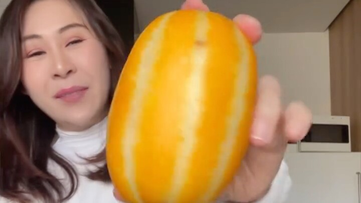Mirip timun suri,  tapi ini dari jepang.   rasanya seperti apa ya!!