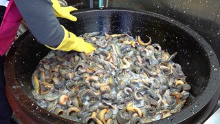 한번에 1000인분! 미꾸라지를 듬뿍 갈아넣은 역대급 초대형 가마솥 추어탕집 Boiled Loach Soup (Chueotang) - Korean food