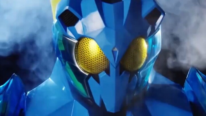 Kamen Rider Zero-One: Blade meminjamkan kunci kepada seseorang, berubah menjadi beruang putih beku, 