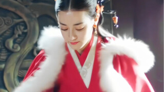 I really suggest that there should be more fur collar capes and clothes in costume dramas
