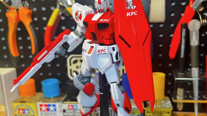 [Area Model Pertahanan] Gundam Sapi dengan warna merek bersama KFC sudah siap! Saya harus mengatakan