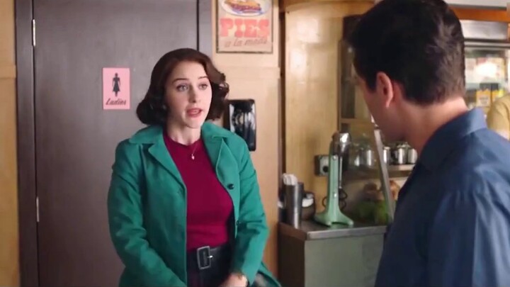 Pakaian retro bergaya buku teks Mrs. Maisel yang mengagumkan telah hadir di sini