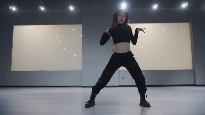 Mya | Lisa version of senorita | How to roll on the floor smoothly I can't do it