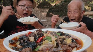 Kombo "perut babi tuto dan ampela ayam" ala Sichuan, gurih dan nikmat!